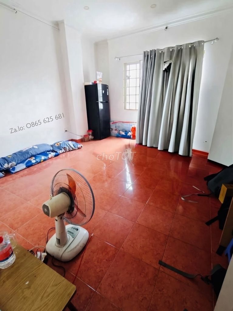Rent the Main House at Nguyễn Kiệm, 1894, District Phú Nhuận.