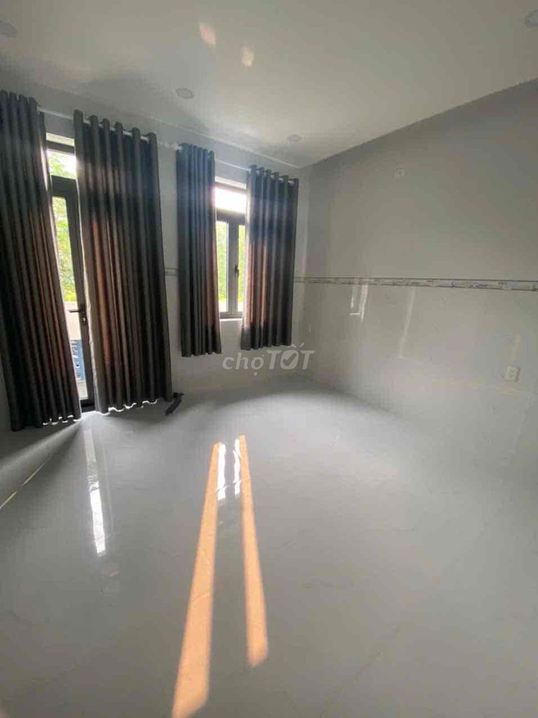 The 63mm through 8 m Lò Lu floors near Vin