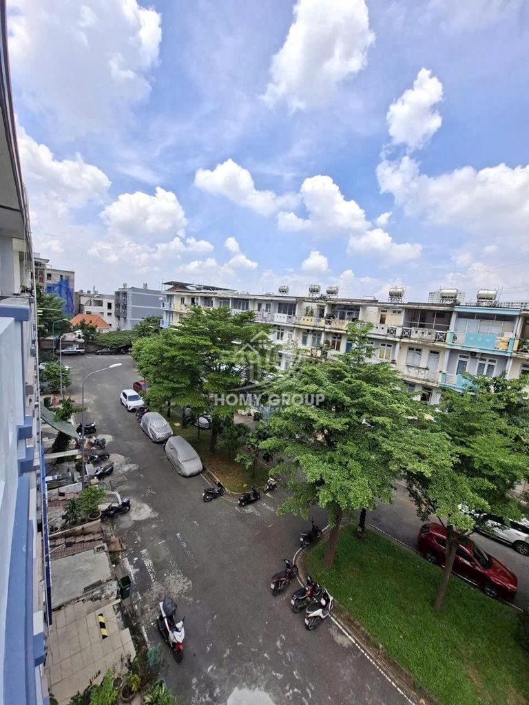 Rent a 4th floor four-story bedroom 3-foot toilets 60 meters away from Phạm Văn Đồng 50 meters