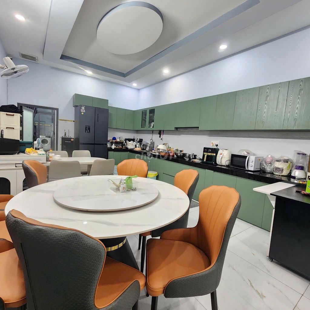Rent a Hoàng Văn Thụ cash house, 4 meters x 30 meters, 4 5 bathrooms