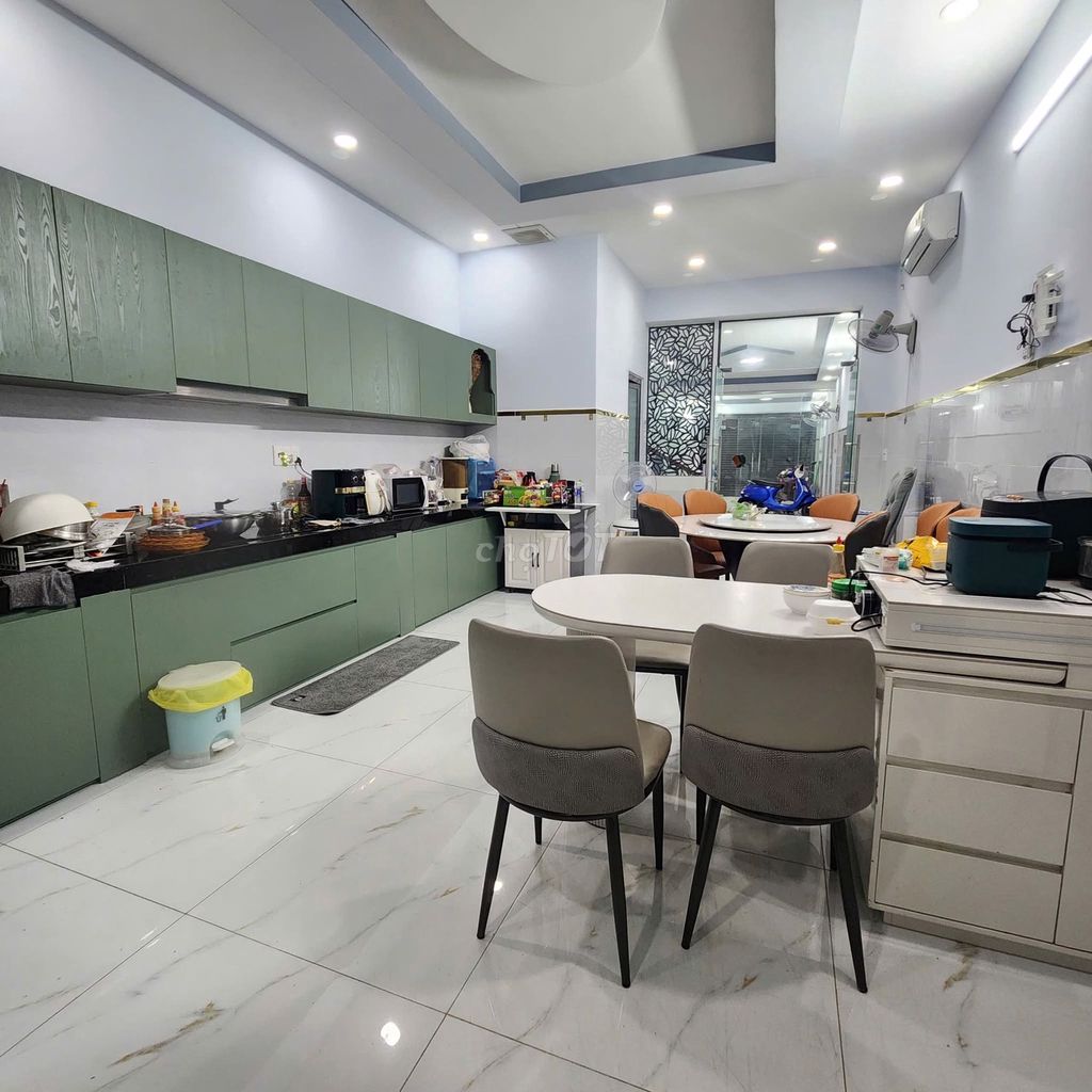 Rent a Hoàng Văn Thụ cash house, 4 meters x 30 meters, 4 5 bathrooms
