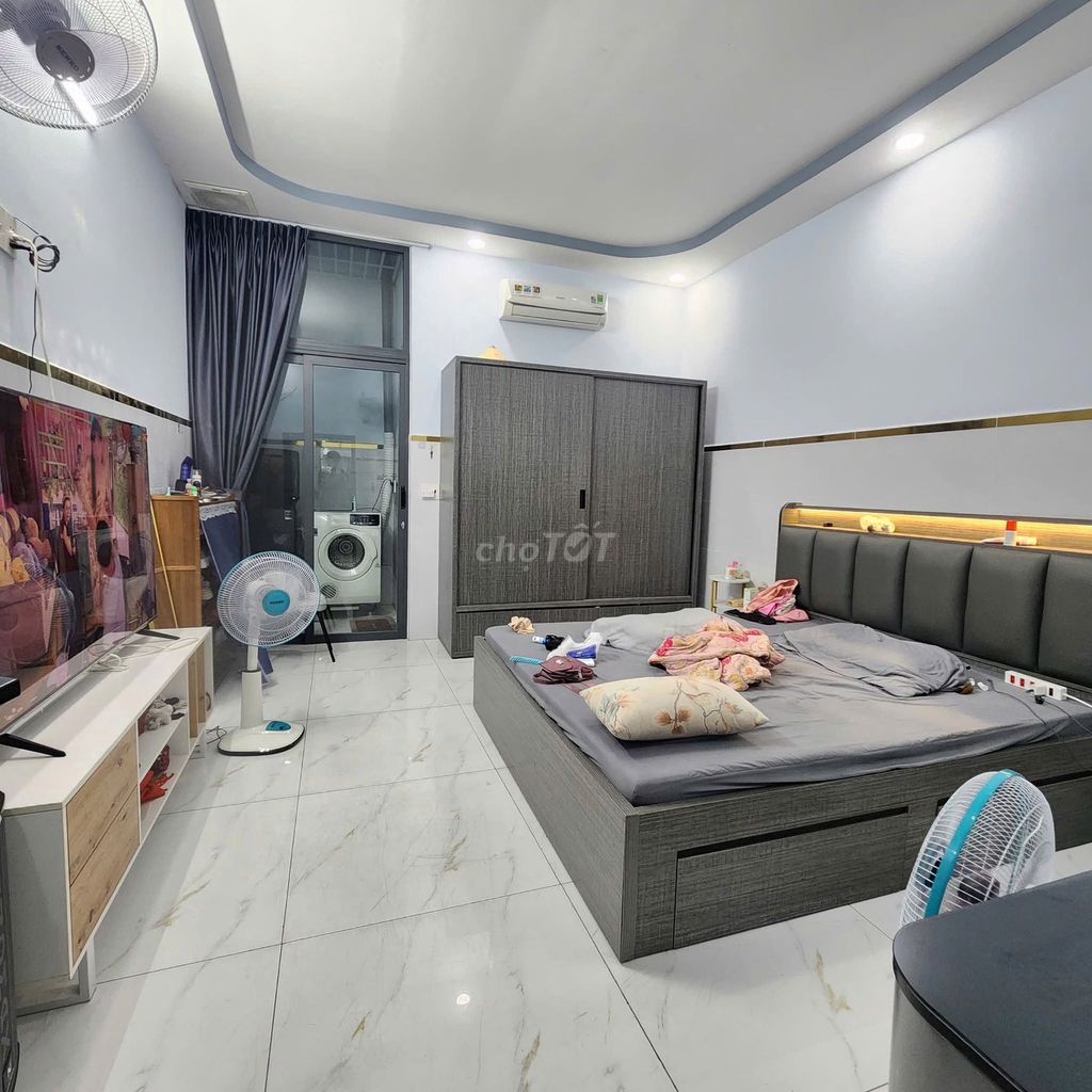 Rent a Hoàng Văn Thụ cash house, 4 meters x 30 meters, 4 5 bathrooms