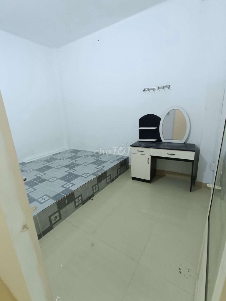 Rent the original Nguyễn Văn Quá-11 million.