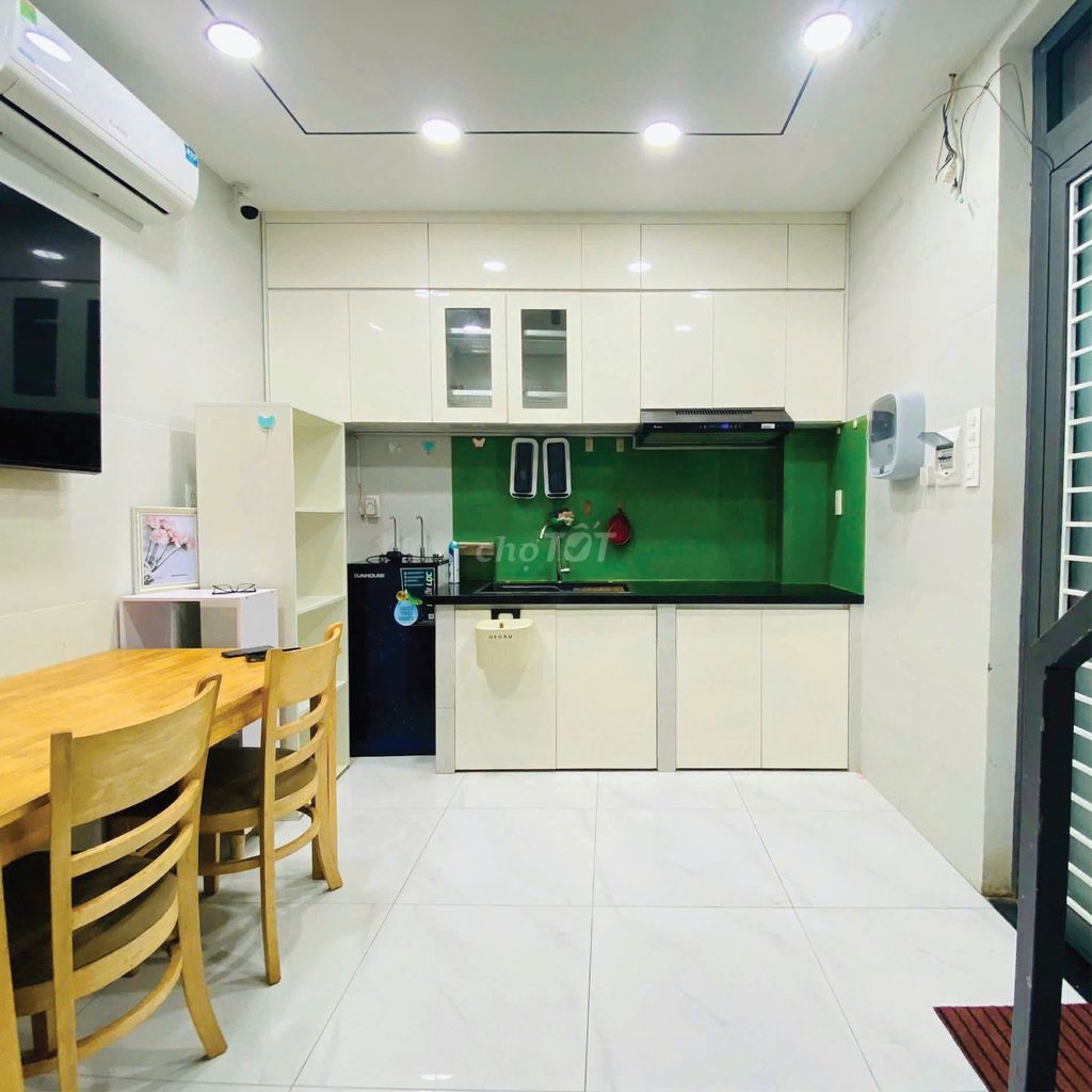 District 3 – 3 story root, 2 bedrooms & 3 toilets, full interior - 12 million