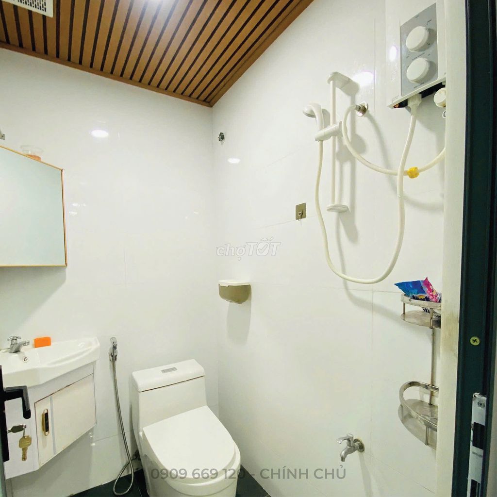 District 3 – 3 story root, 2 bedrooms & 3 toilets, full interior - 12 million