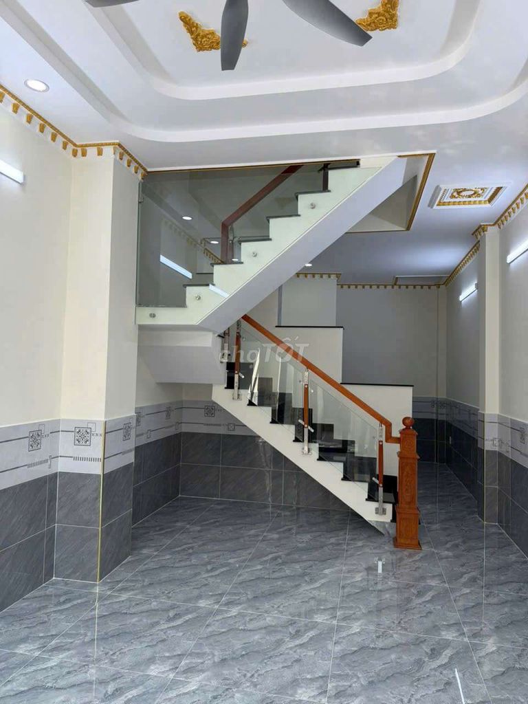 The 2nd ground floor of the crystal roof 13 million - near the new pan mall
