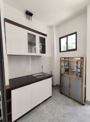 Rent a new kitchen room, private passage, full interior.