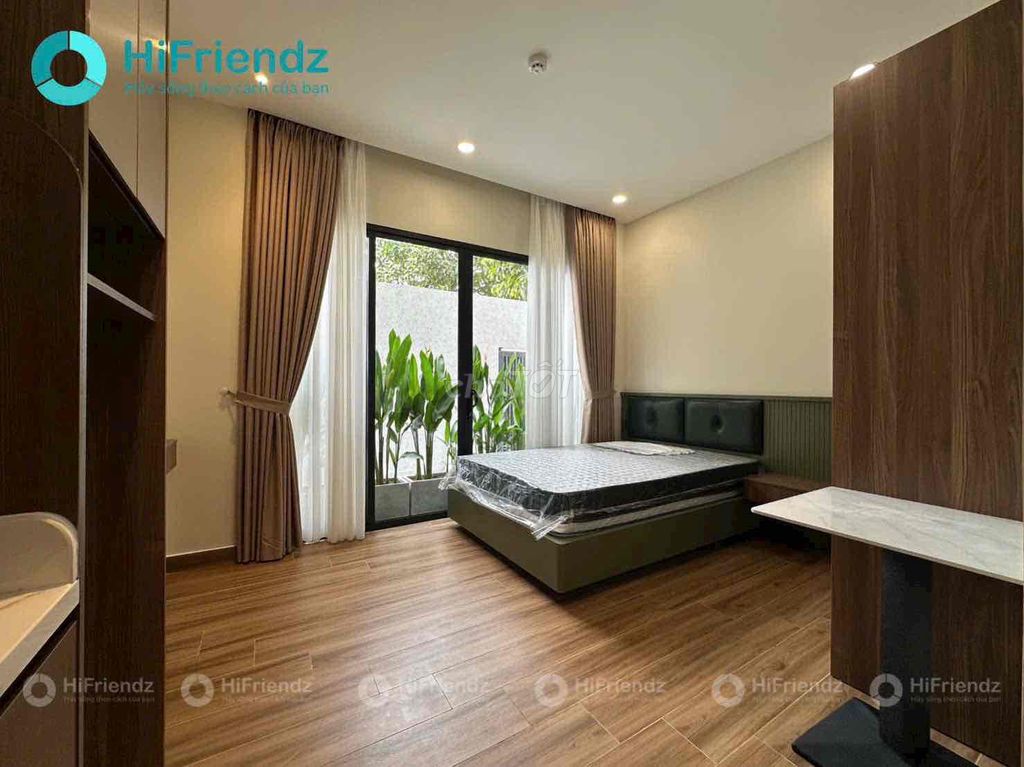 Rent a high-end apartment downtown in Bình Thạnh.