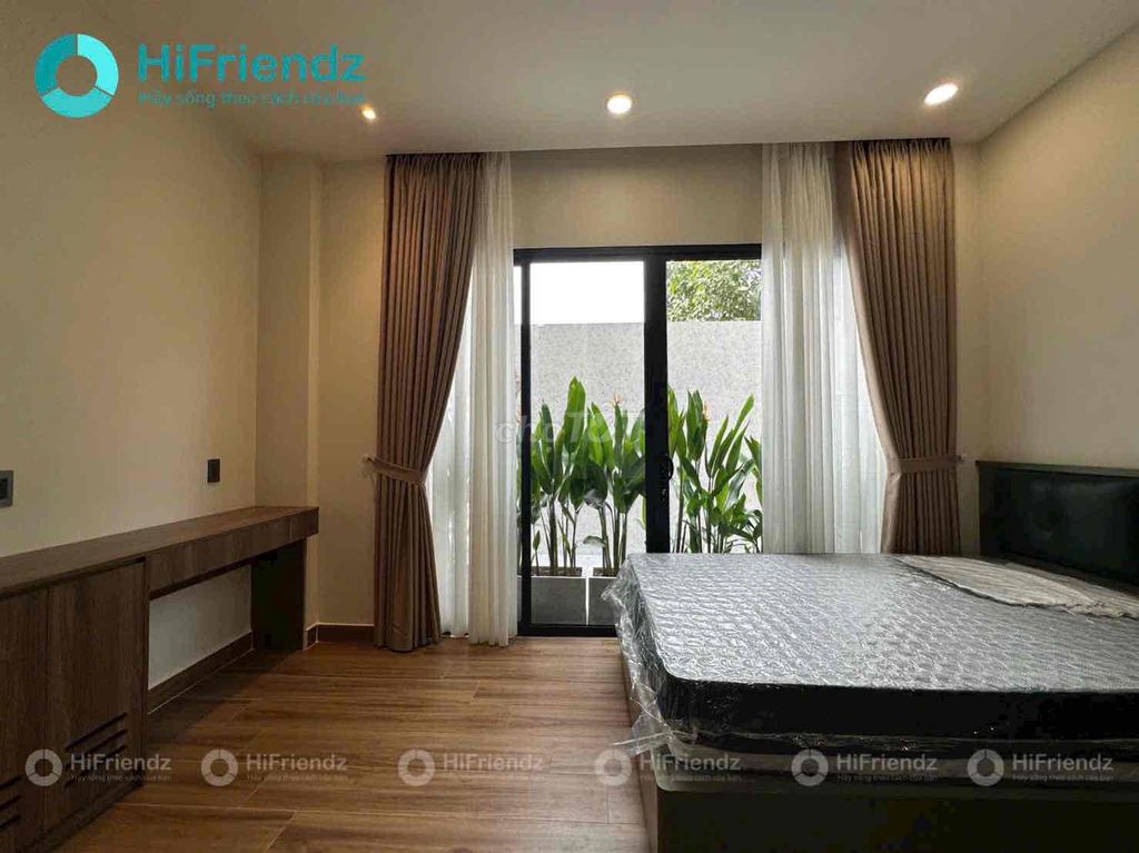 Rent a high-end apartment downtown in Bình Thạnh.