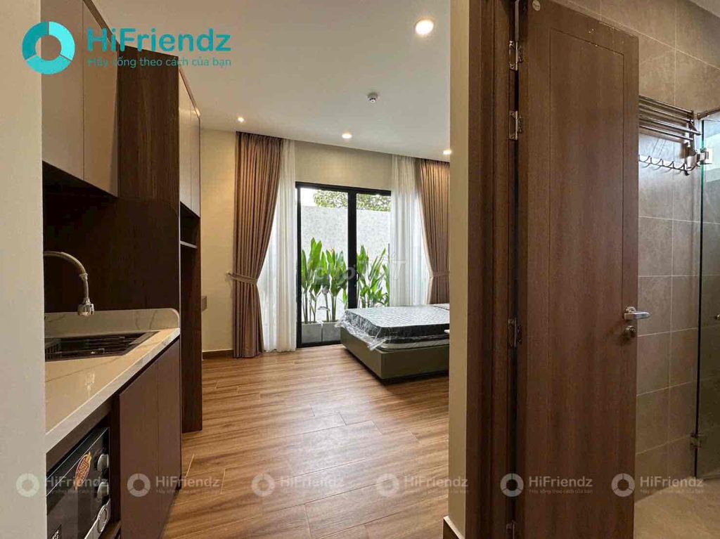 Rent a high-end apartment downtown in Bình Thạnh.