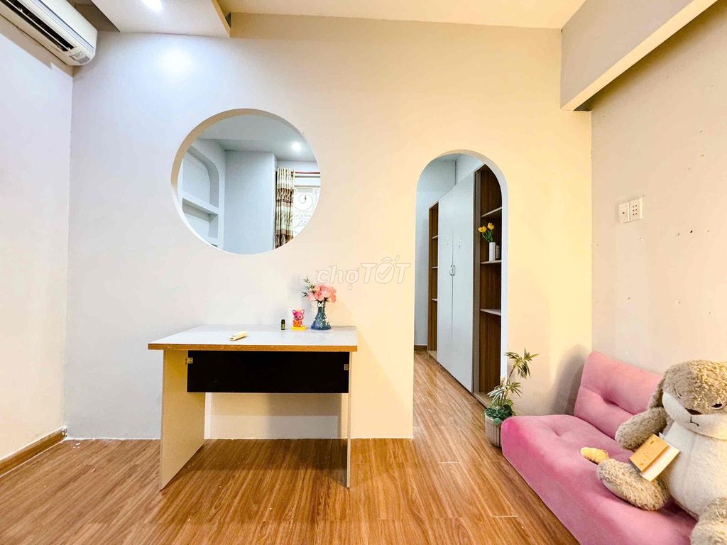 The 1st House sleeps. A PEP room, private washing machine near the T3 station.