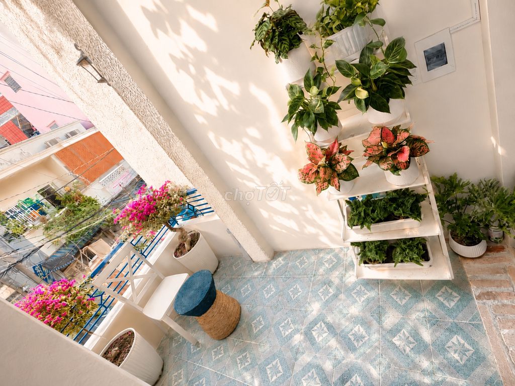 _Phan Xích Long balcony_sing a personal washing machine_full interior