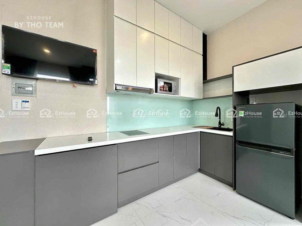 The service apartment is located in the 10th district near February 3rd.