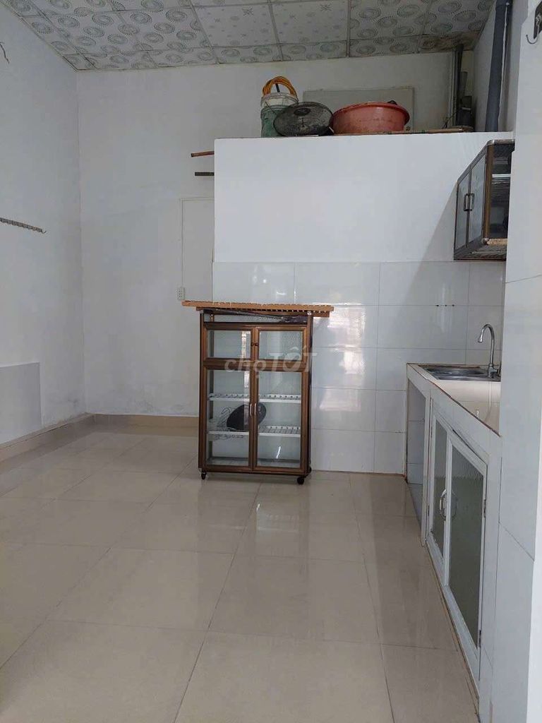 Rent the same original house. It's business-two floors x 39 meters -6 million a month.