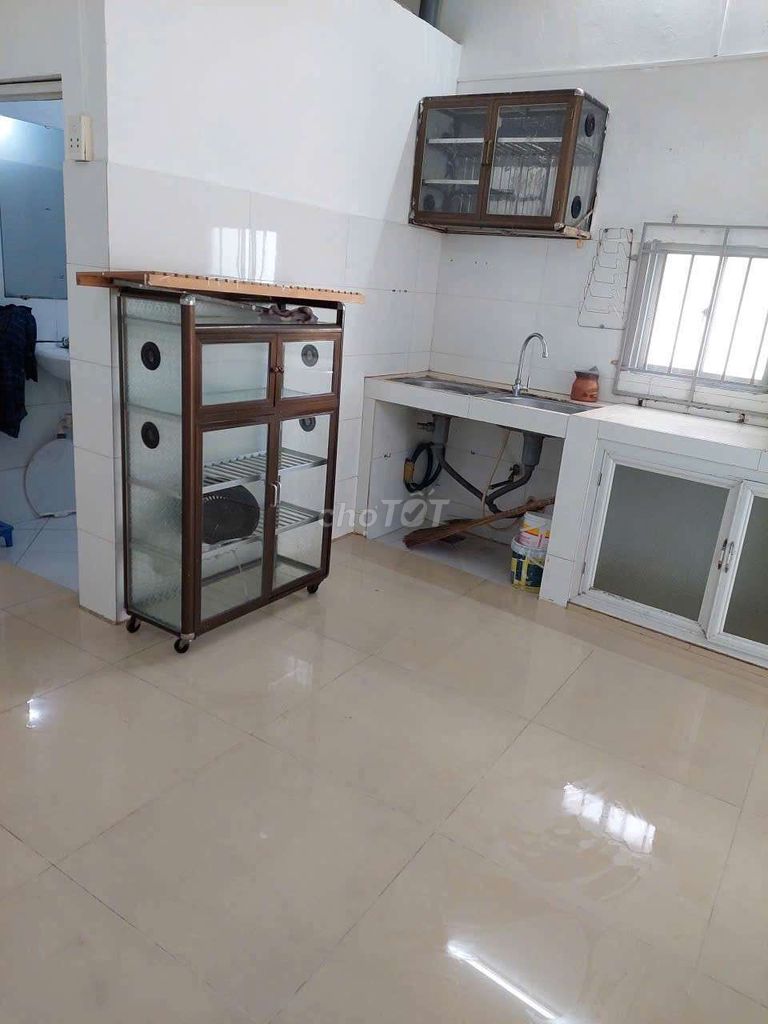 Rent the same original house. It's business-two floors x 39 meters -6 million a month.