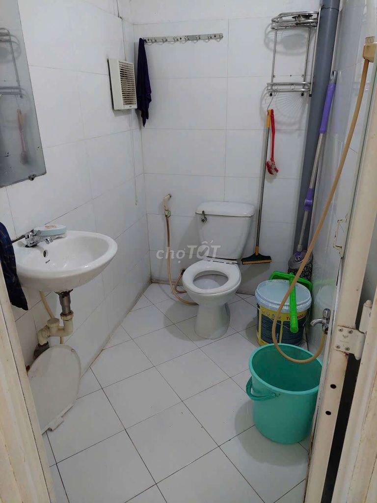 Rent the same original house. It's business-two floors x 39 meters -6 million a month.