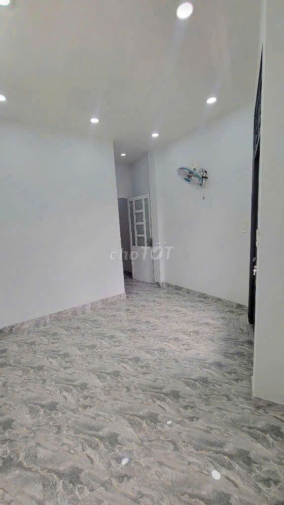 Nice new home. BLạc Long Quân, 4 floors, 4 bedrooms.