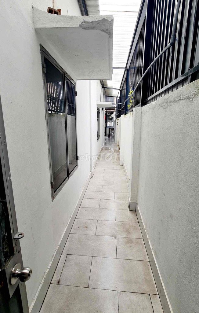 House 1 .1 .1 .2 bedrooms 5 x 25 meters ahead of the border
