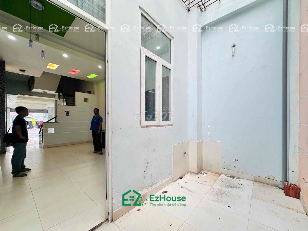 Rent the original six bedrooms in Parc Mall.