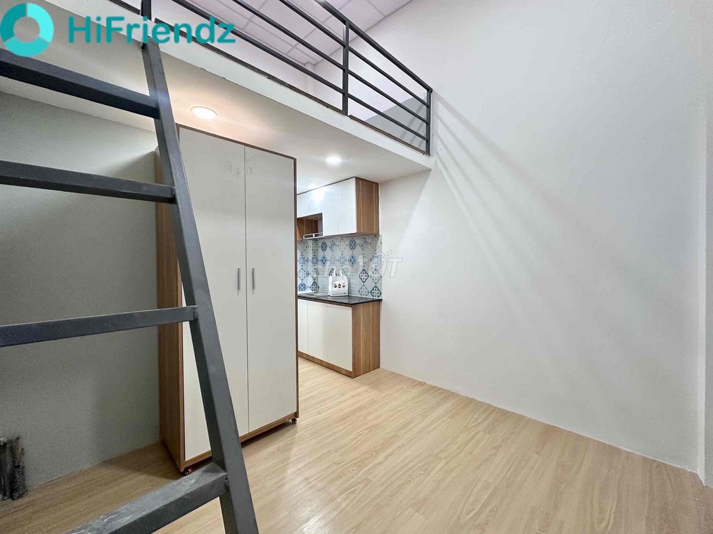 We'll have to rent a suite down to the bottom of the wall near ALS Bình Tân.