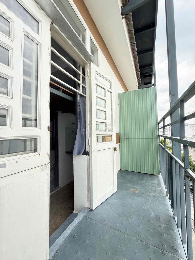 The living room is located near Lê Trọng Tấn about 5 p drive from the huit and Aeon Tp