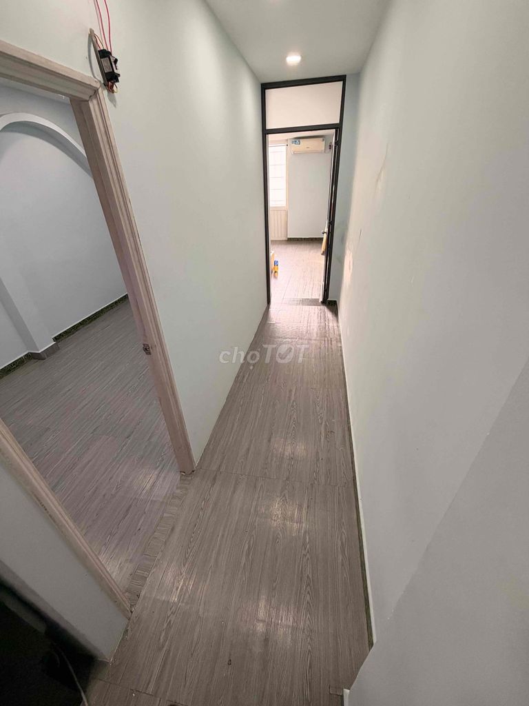 Rent a two-size, balcony-salted, separate room.
