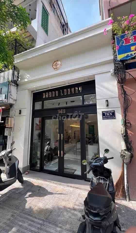 Rent the original house-- Trần Đình Xu, District 1.