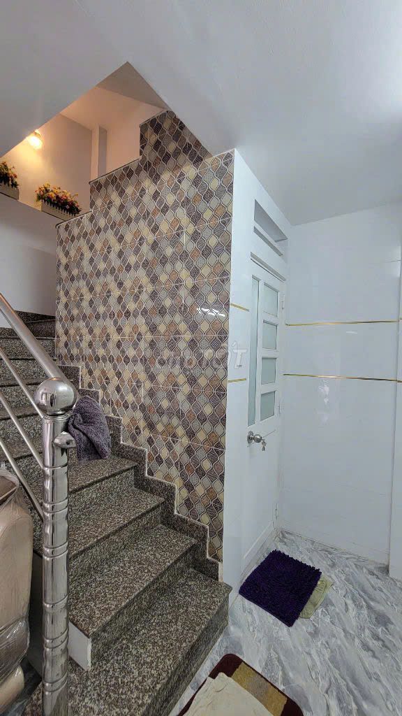 Lạc Long Quân alleyhouse, 4/2 floors, 2 bedrooms, 3.5 x8 meters.