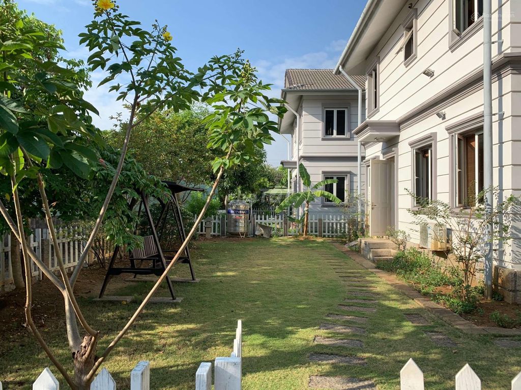 Rent the Thủ Đức 240 meters, 4 bedrooms, 30 million a month.