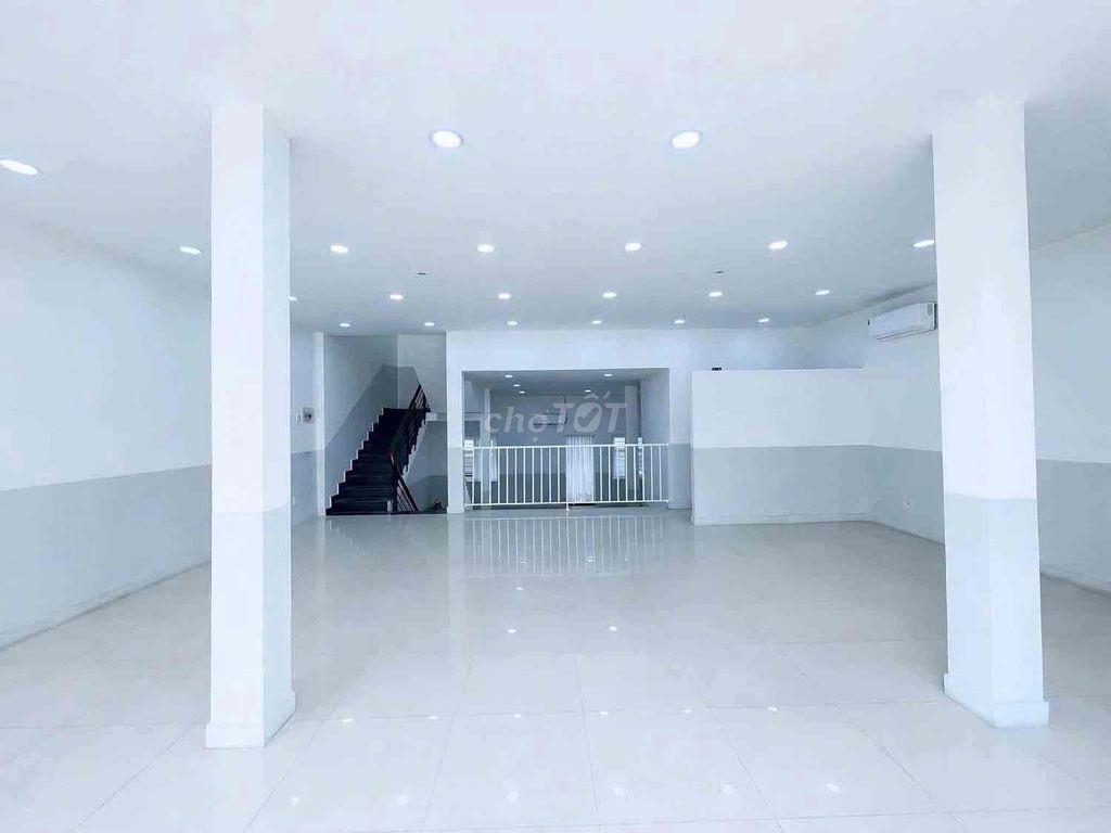 Rent a cash house right over onart Phan Văn Trị.