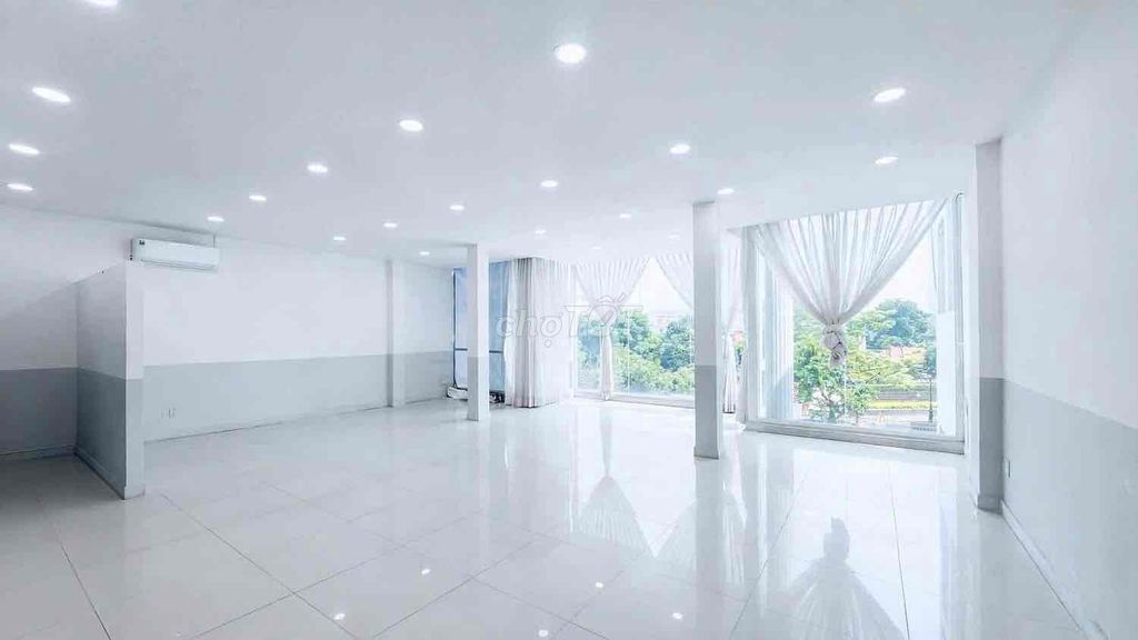 Rent a cash house right over onart Phan Văn Trị.