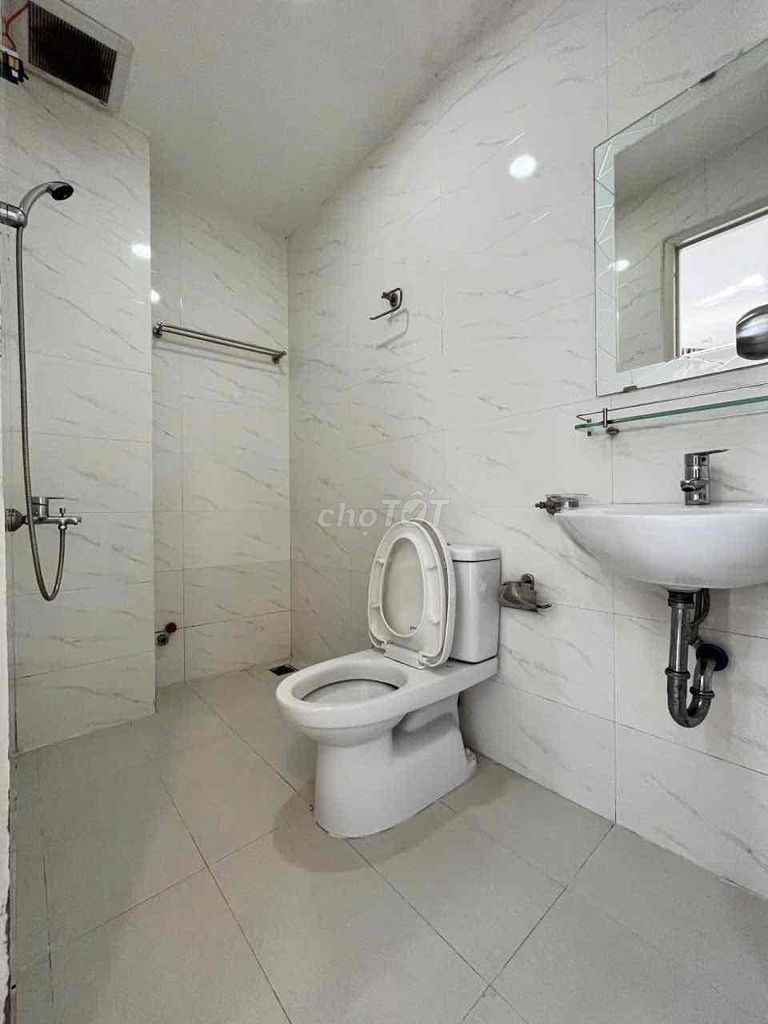 apartment full interior right at Tân Định market, isb, ueh, cv clythal eight, sgu