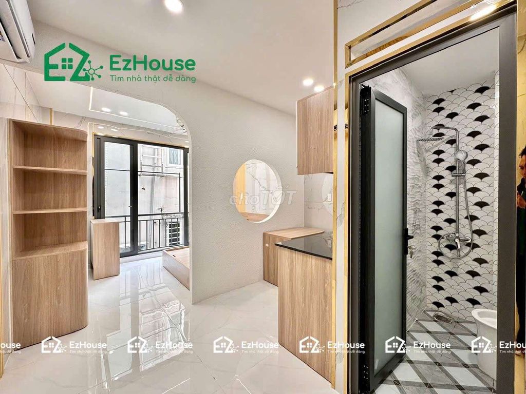 The kitchen split studio is located in Quang Trung.