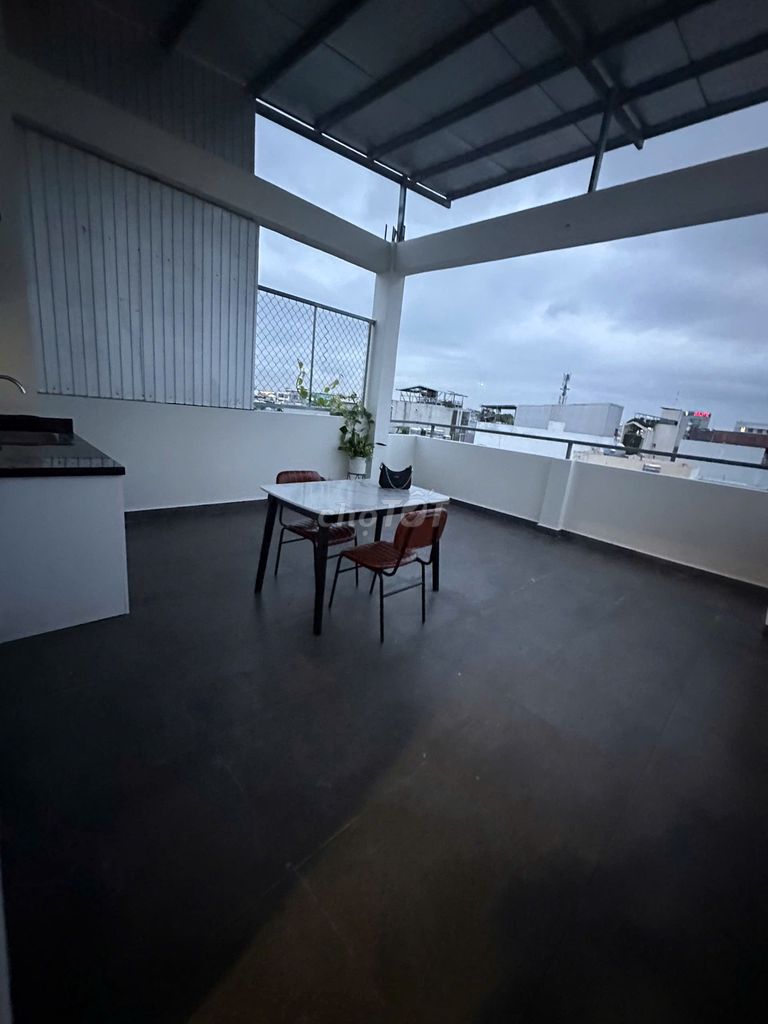 A full-on balcony kitchen room 40 M2 close to the university.