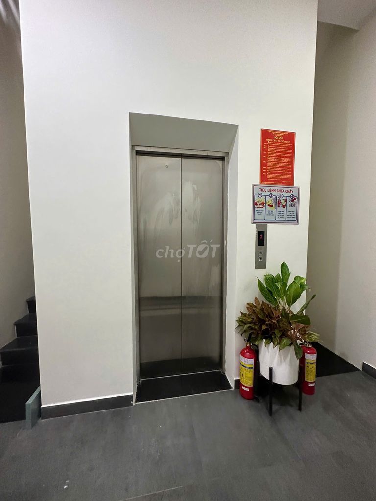 A full-on balcony kitchen room 40 M2 close to the university.
