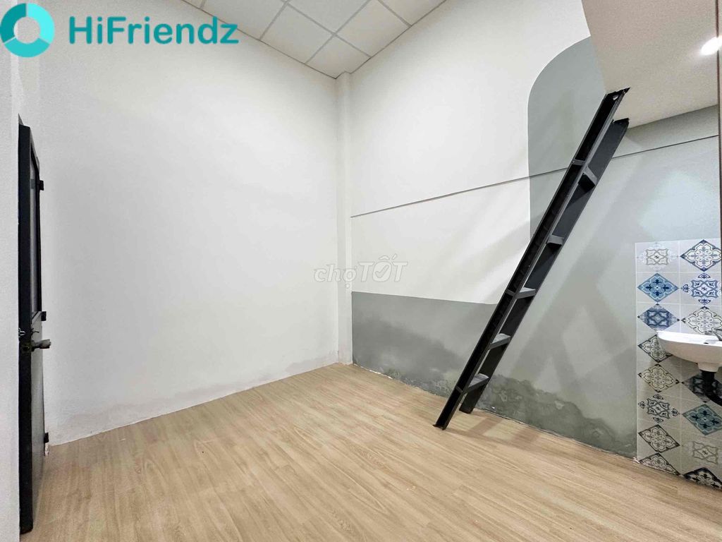 Tell Zhang Dupinx to secure the high walls of the interior near Funky Park bordering District 6