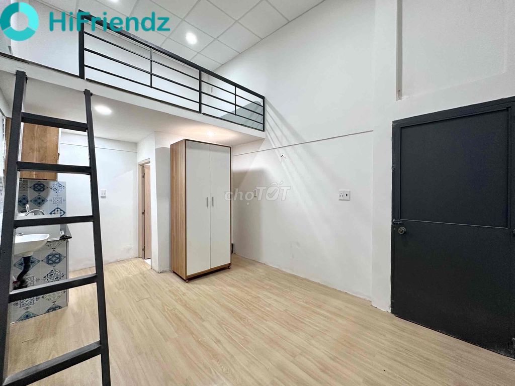 Tell Zhang Dupinx to secure the high walls of the interior near Funky Park bordering District 6