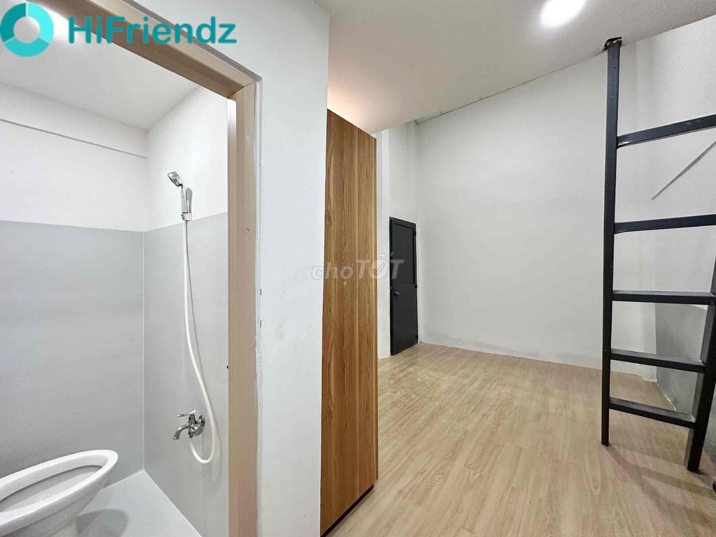 Tell Zhang Dupinx to secure the high walls of the interior near Funky Park bordering District 6