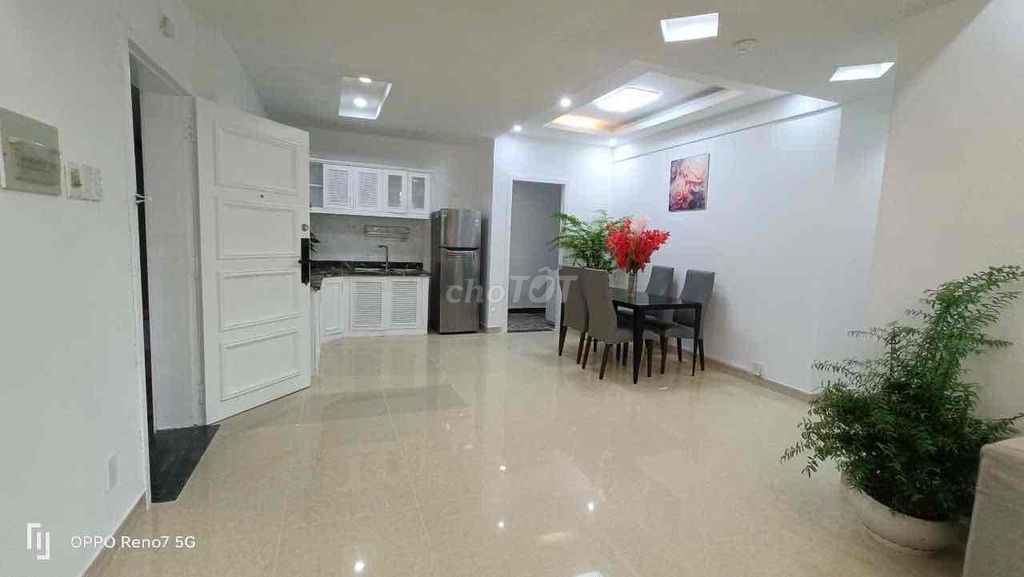 Rent New Sai Gon Three Bedrooms 121 m2 nice