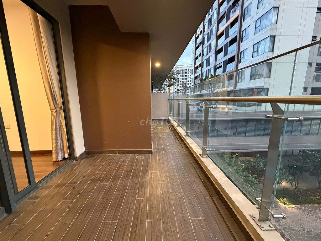 They rented two bedrooms-- 78 M2 plus an empty yard 12 million a month.