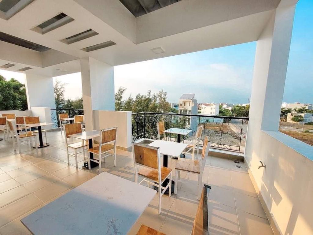 The men's dorm is cheap near high-tech.