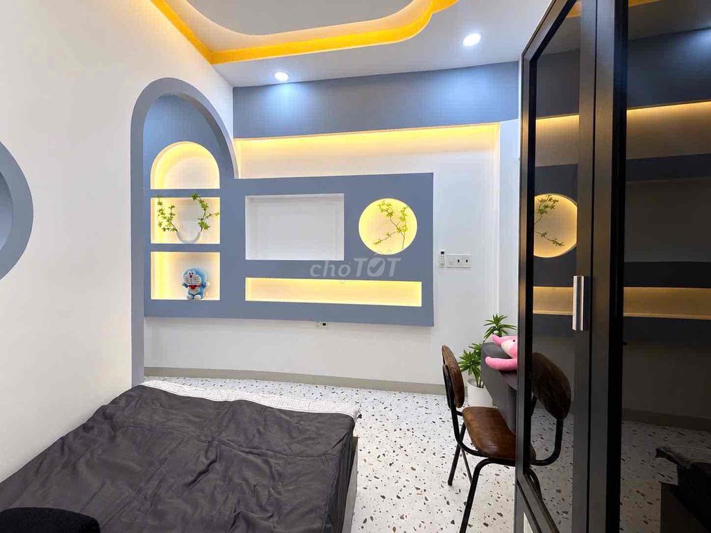 The new high-end furniture room is seven Tân Bình near District 10.