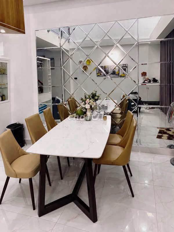 Rent the original four Thạnh Xuân bedrooms in 12th.