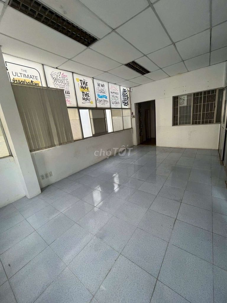 18 million houses 6-015 M, 3 bedrooms, 4 Hồ Văn Huê toilets