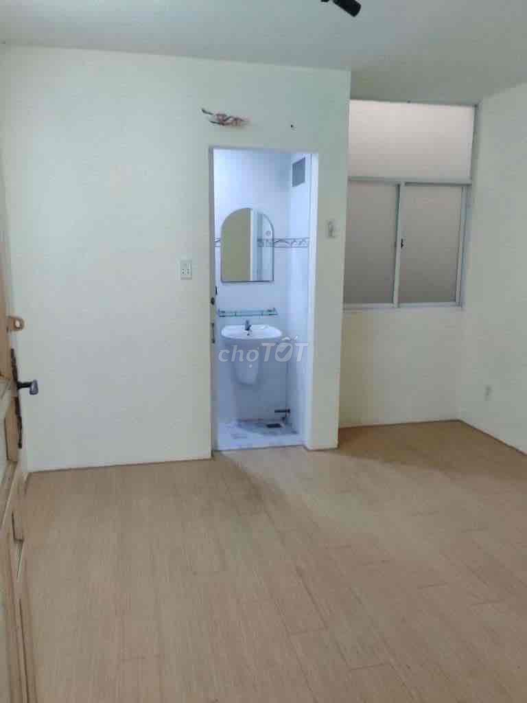 Nice new home. 3.5 x12 million L's 4th floor. Trường Chinh 770.