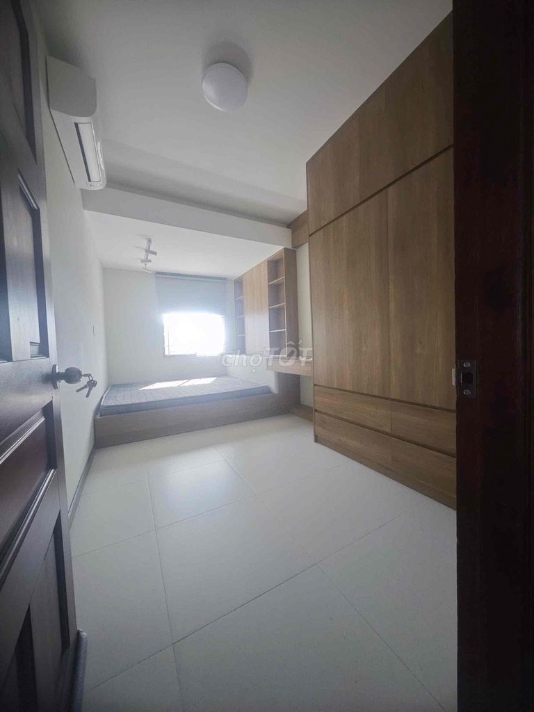 Three bedrooms full of furniture - resco Ba Đình, 8th district - enter immediately