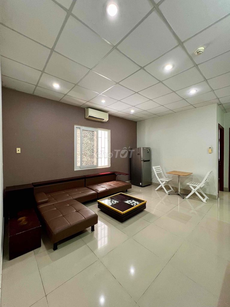 Rent the service apartment near T3, 2 bedrooms, full interior, elevators, vaults, 10 million.