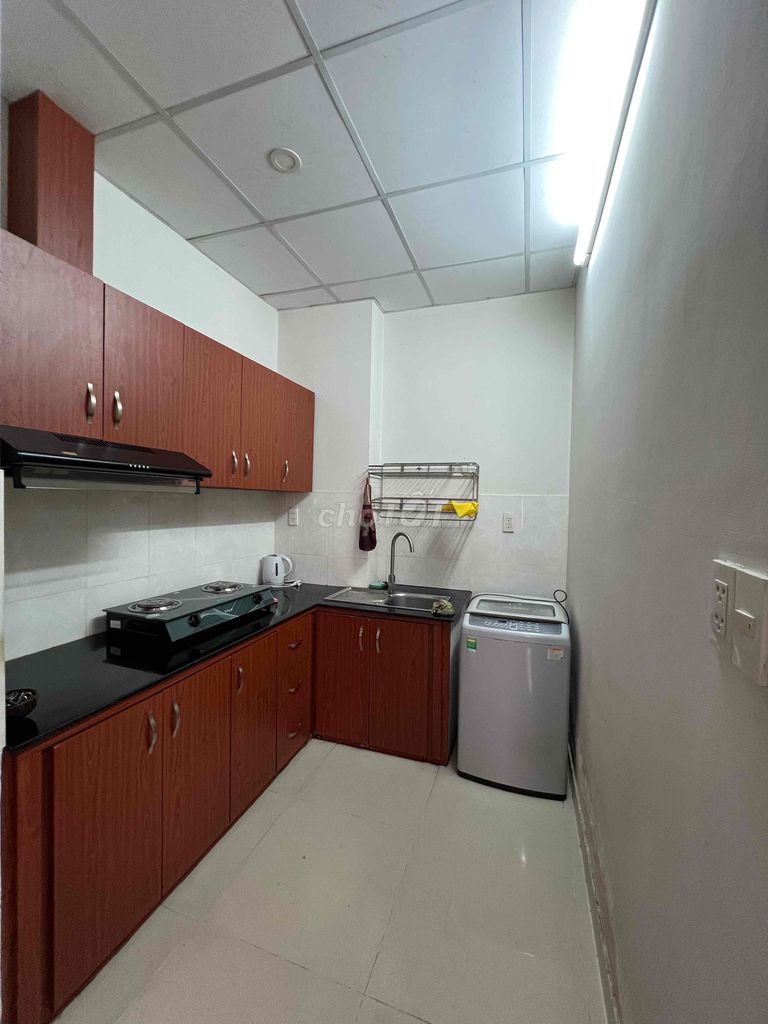 Rent the service apartment near T3, 2 bedrooms, full interior, elevators, vaults, 10 million.
