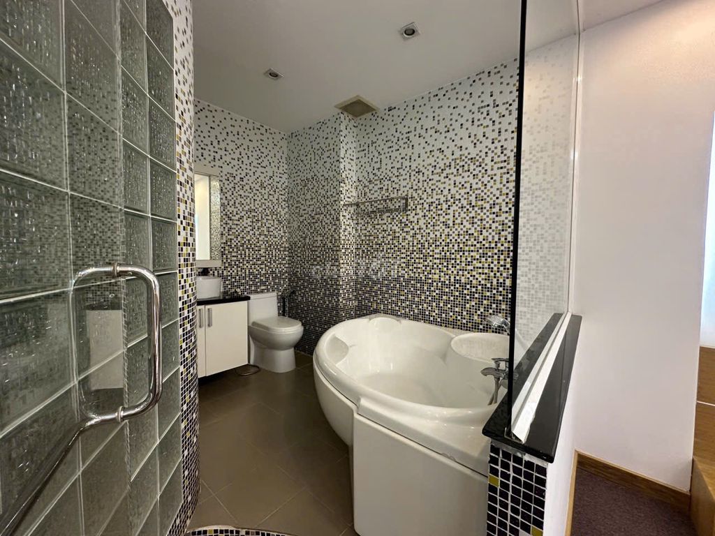 Renting apartment H2 Hoàng Diệu District 2, 2 bedrooms, price: 14 million a month.