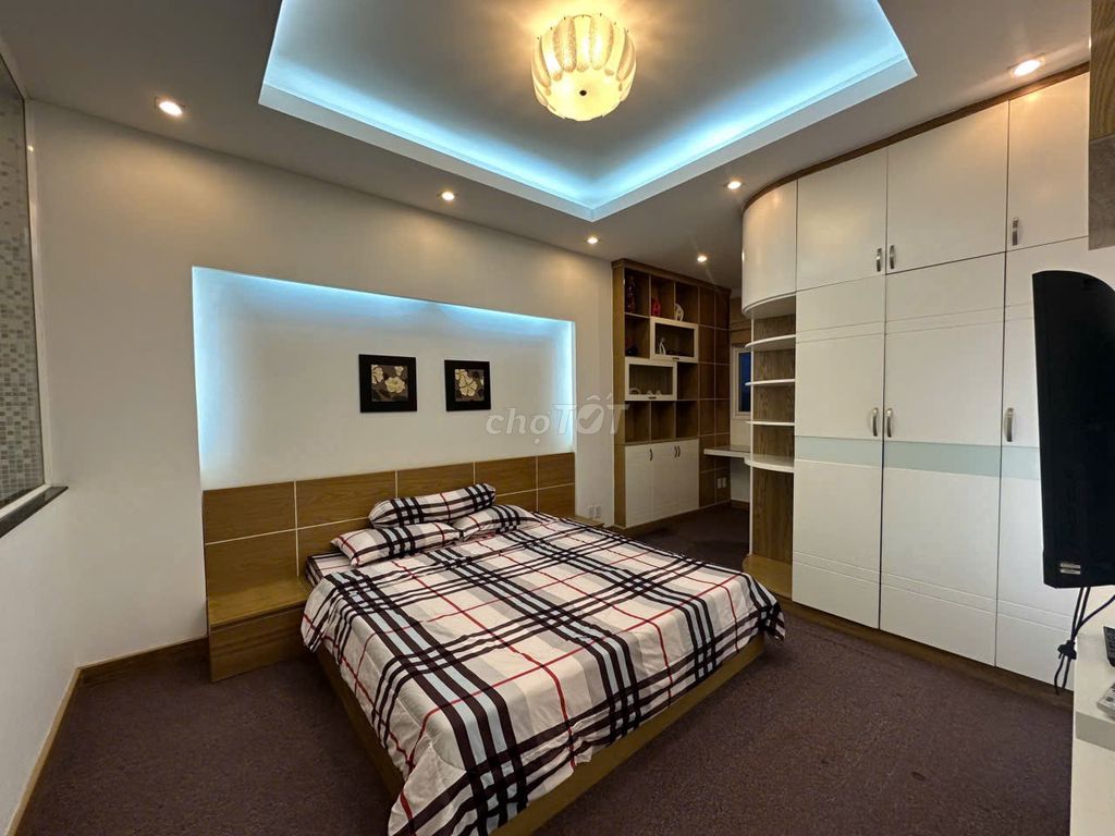 Renting apartment H2 Hoàng Diệu District 2, 2 bedrooms, price: 14 million a month.